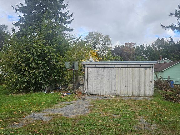 5th image of 217 E Union St