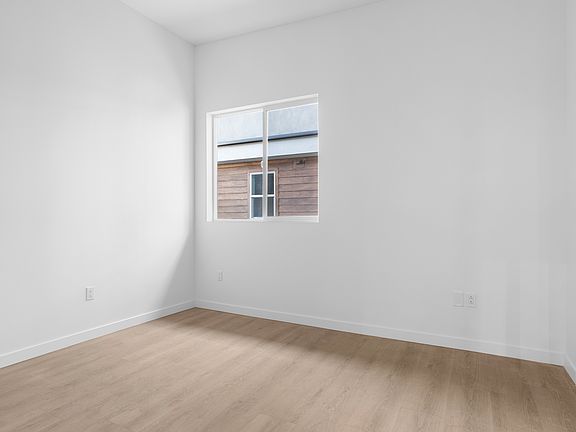 4th image of 8730 Etiwanda Ave #1/2