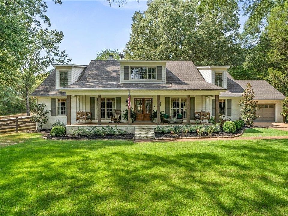1st image of 501 N Country Way Dr