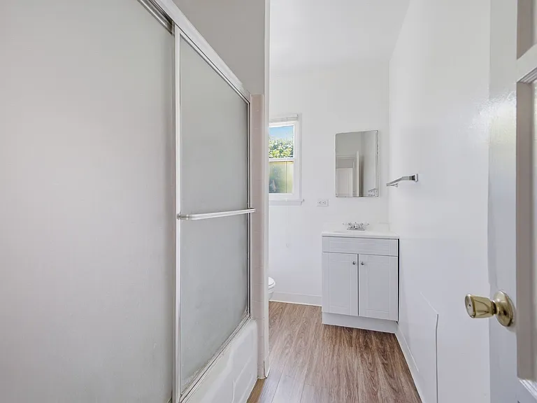 321 W Alameda Ave — Photo 10