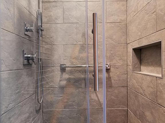 3rd image of 2807 Quarry Heights Way
