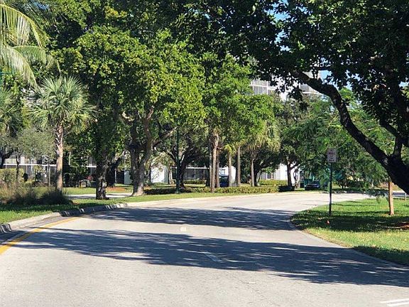 5th image of 20379 W Country Club Dr APT 1934