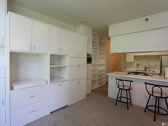 4th image of 201 Harrison St APT 401