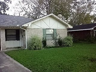 2nd image of 125 Briggs St
