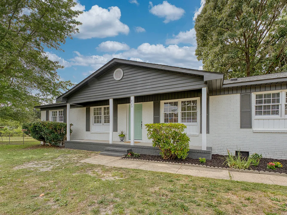 825 Fresno Dr