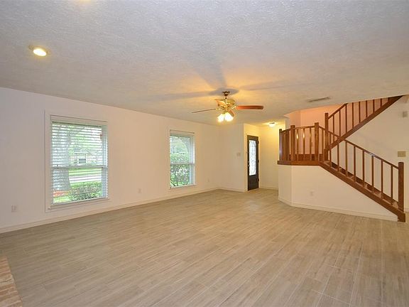 5th image of 2822 River Birch Dr