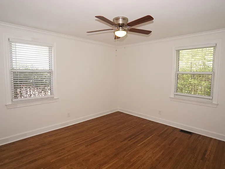 315 James Ave — Photo 15