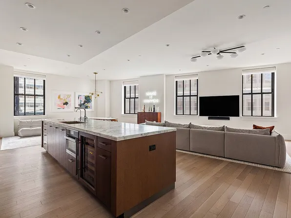 100 Barclay St APT 12K, New York, NY 10007
