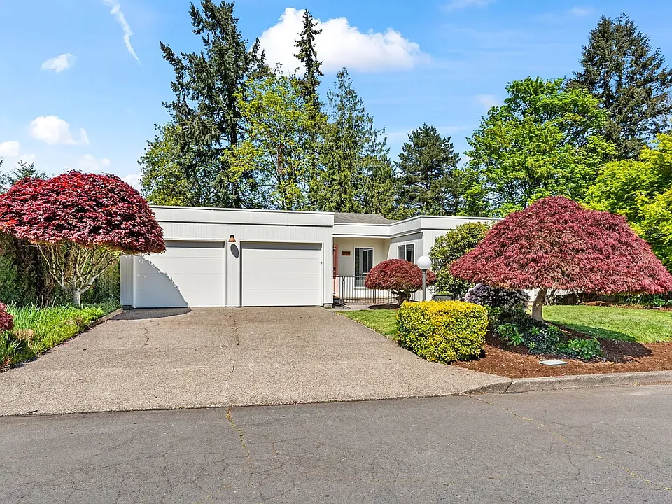 2911 SW Plum Ct