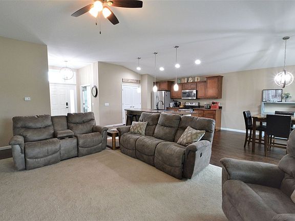 4th image of 11129 Calera Psge