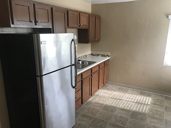 4th image of 715-739 Torrance St #725