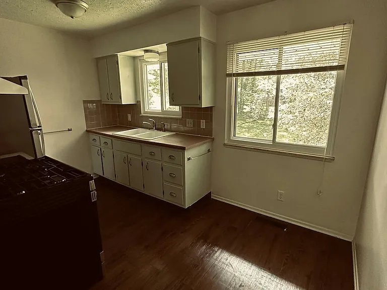4366 N Norman Dr — Photo 3