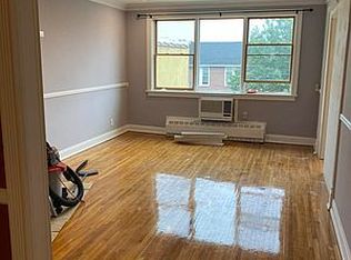 25-49 45th St #3, Astoria, NY 11103
