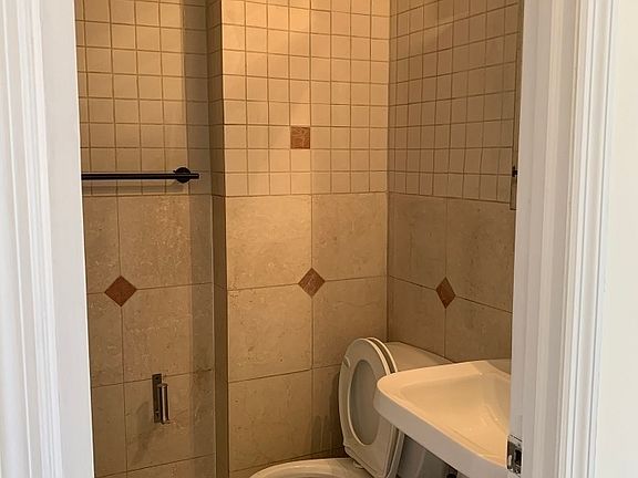 4th image of 337 Grand St #2AA