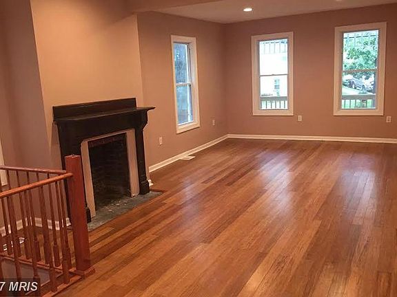 3rd image of 6006 Seat Pleasant Dr