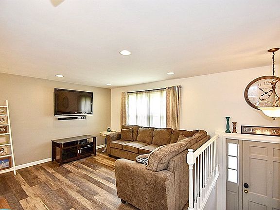 2nd image of 8722 Wonderland Ave NW