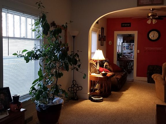 2nd image of 222 N Baker St