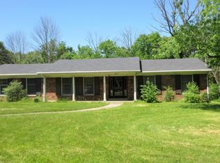 2001 Wingfield Cir, La Grange, KY 40031