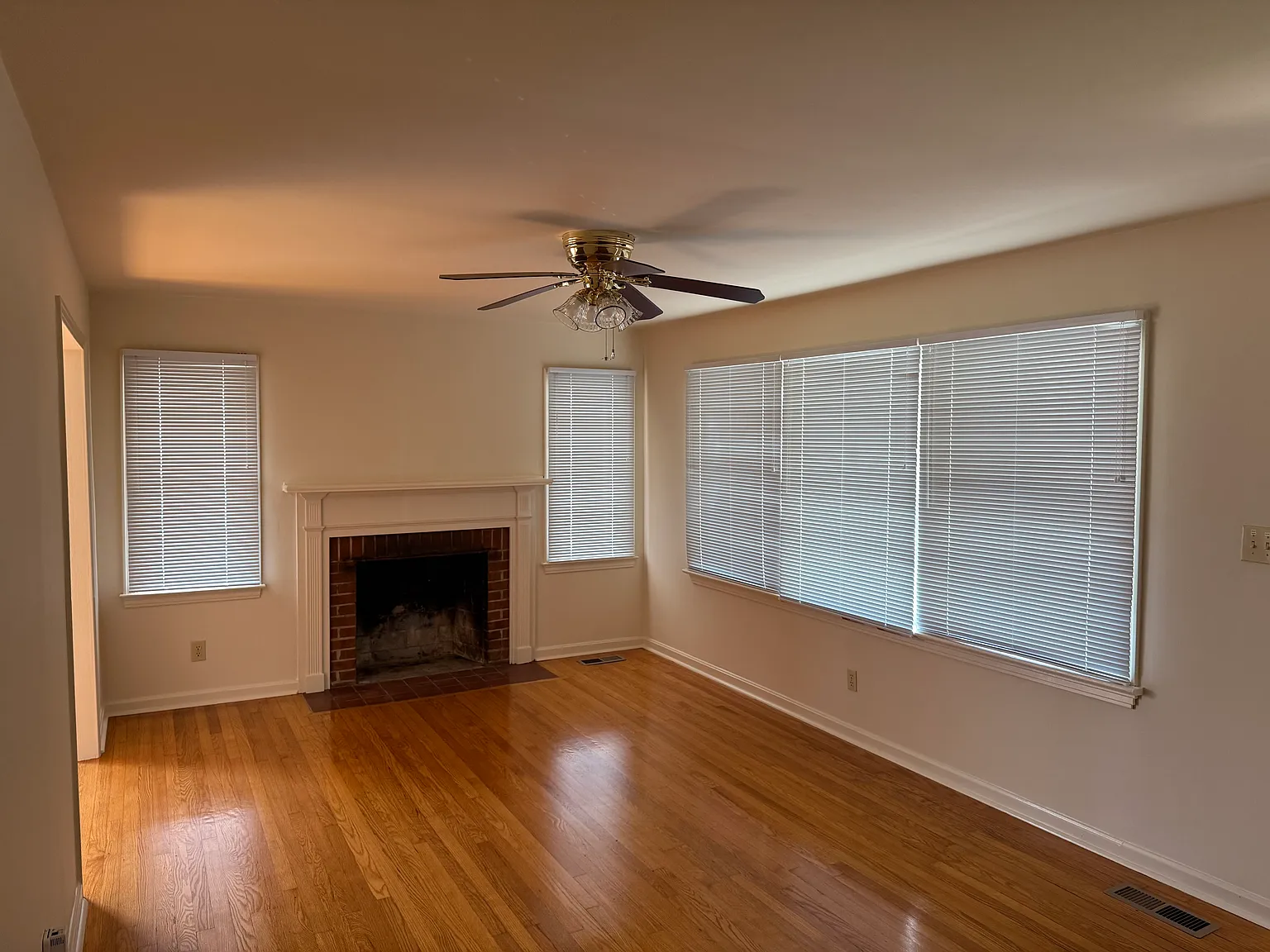 3 bed, 1326 sqft, $1,400 — Photo 3
