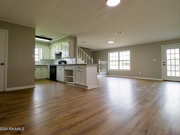 3rd image of 10728 Sandra Dr