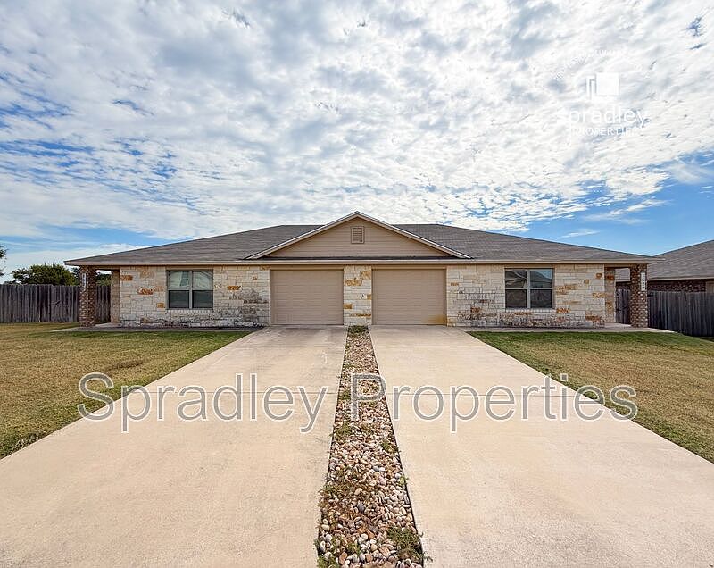 1st image of 1527 Chance Ct