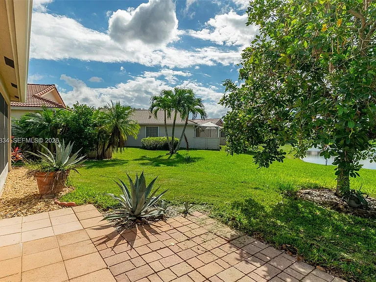 2675 Clipper Cir — Photo 27
