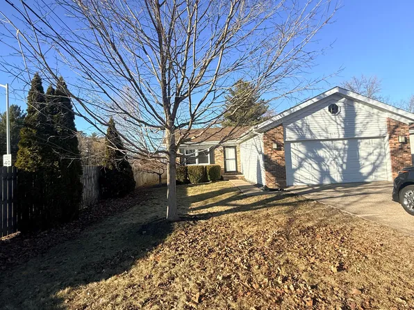 3131 Turning Mill Dr, Springfield, IL 62704