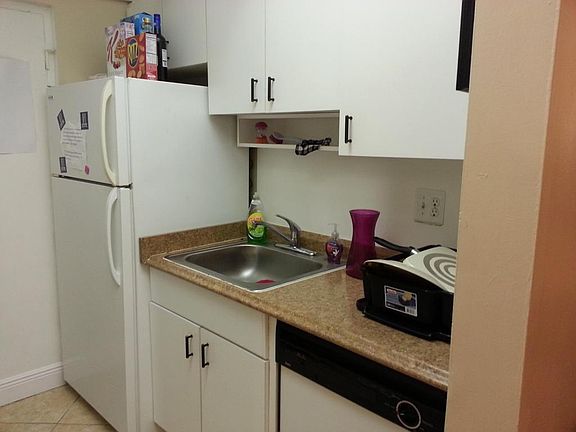 4th image of 1407 NE 56th St APT 403