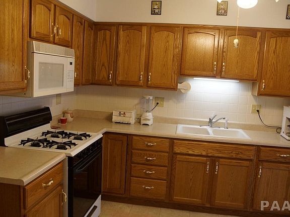 5th image of 301 S Wilson St