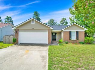 1739 Flint Dr, Fayetteville, NC 28304