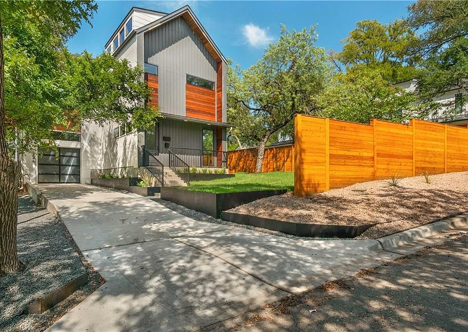 1st image of 2200 La Casa Dr