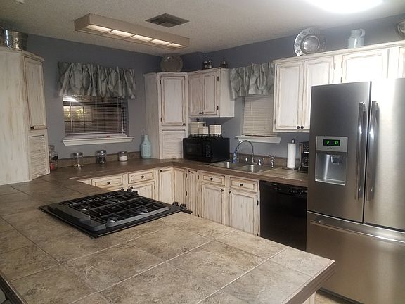 3rd image of 3200 Roosevelt Blvd