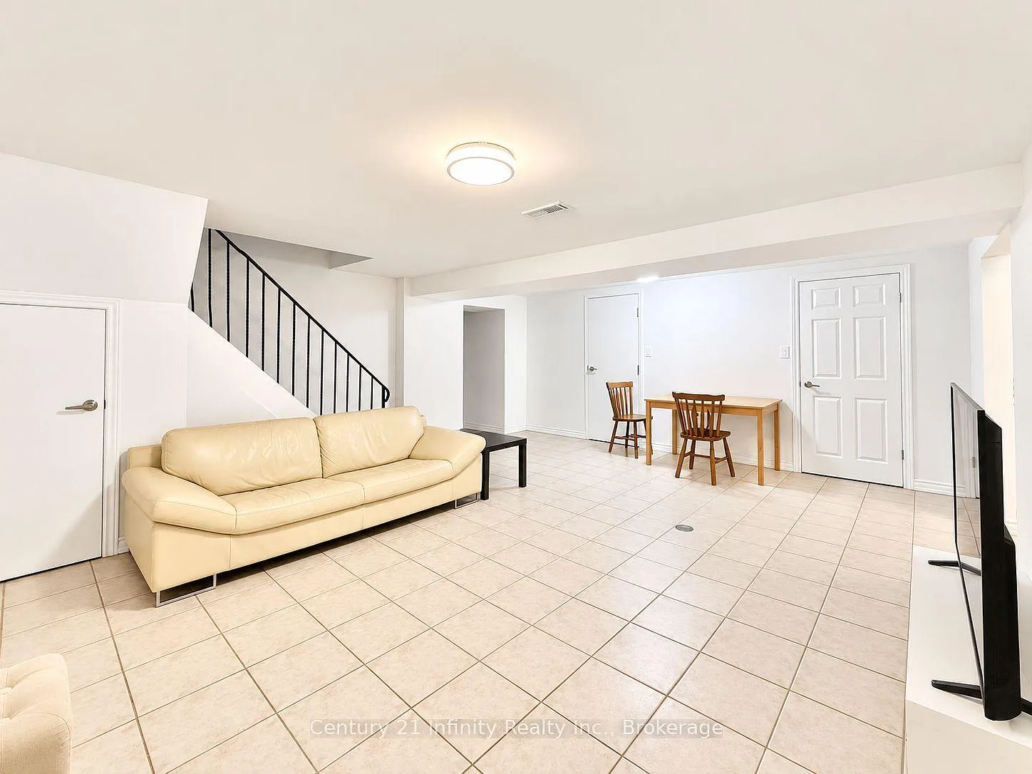 2 bed, $1,800 — Photo 3