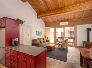 2000 N Village Dr APT 312, Truckee, CA
