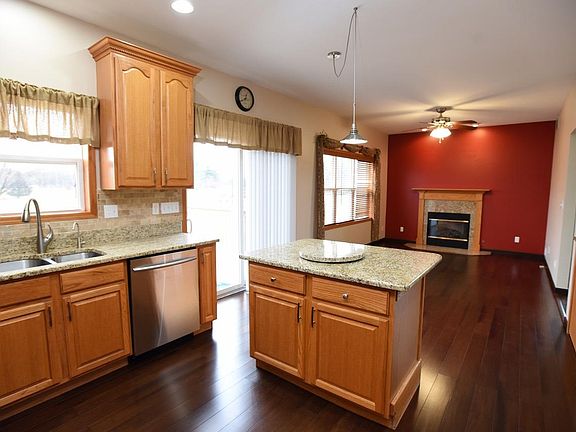 3rd image of 243 S Windy Oaks Dr