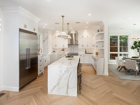4th image of 2034 Washington Ave