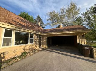 248 Johns St, Delafield, WI 53018