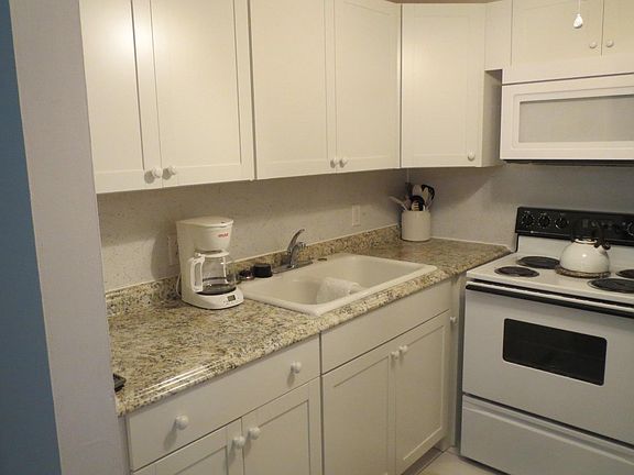 3rd image of 143 Kent St #I