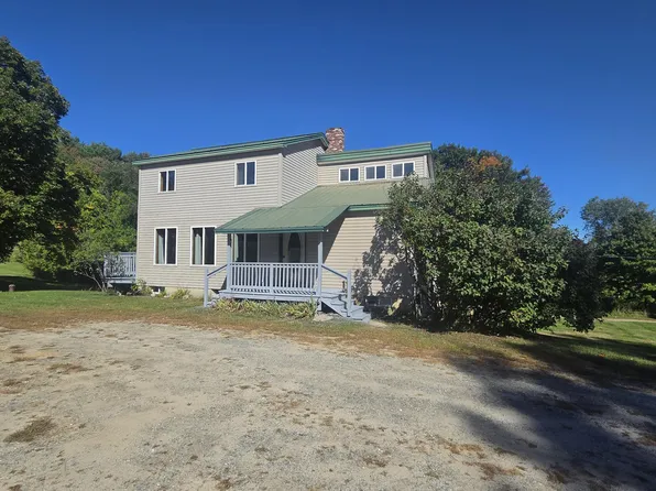 401 River Road, Livermore, ME 04253