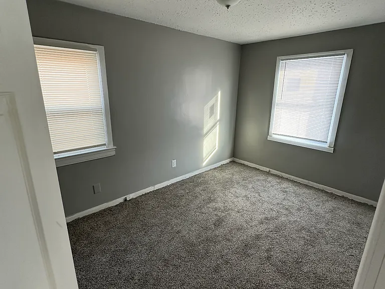 18431 Bloom St — Photo 5