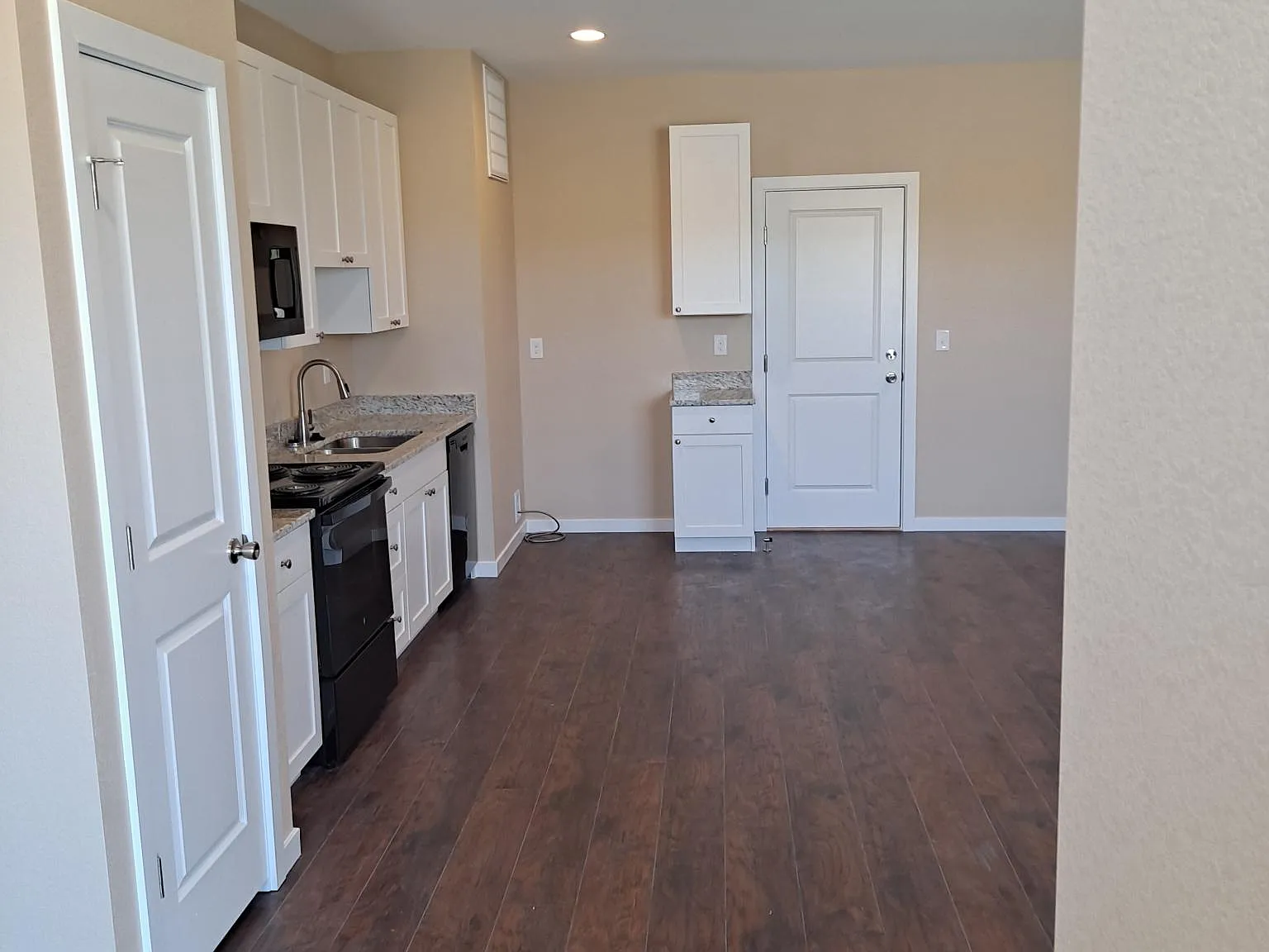 320 S 4th St — Photo 4