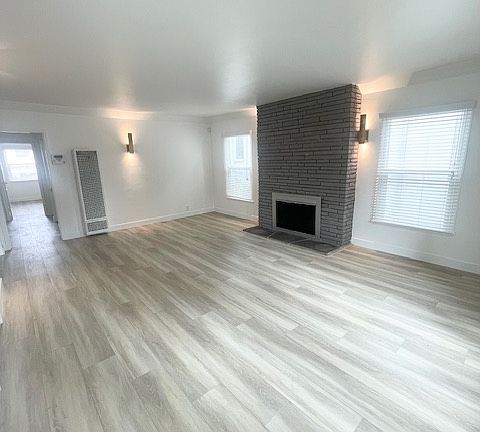 2nd image of 417 N Doheny Dr #471-1/2