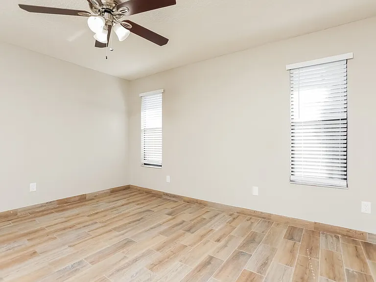 173 Lakeside Cir — Photo 8
