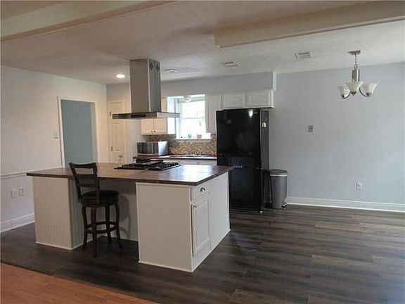 3rd image of 4613 Lake Villa Dr