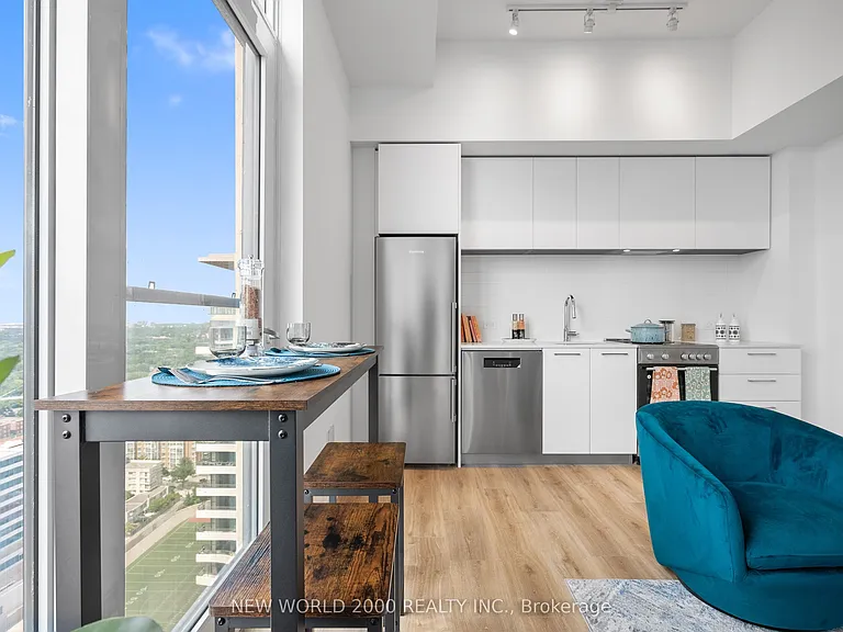 101 Roehampton Ave #2211 — Photo 10