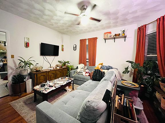 3rd image of 30 Baker St #2