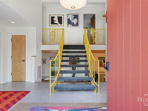 5th image of 255 Kensington Drive