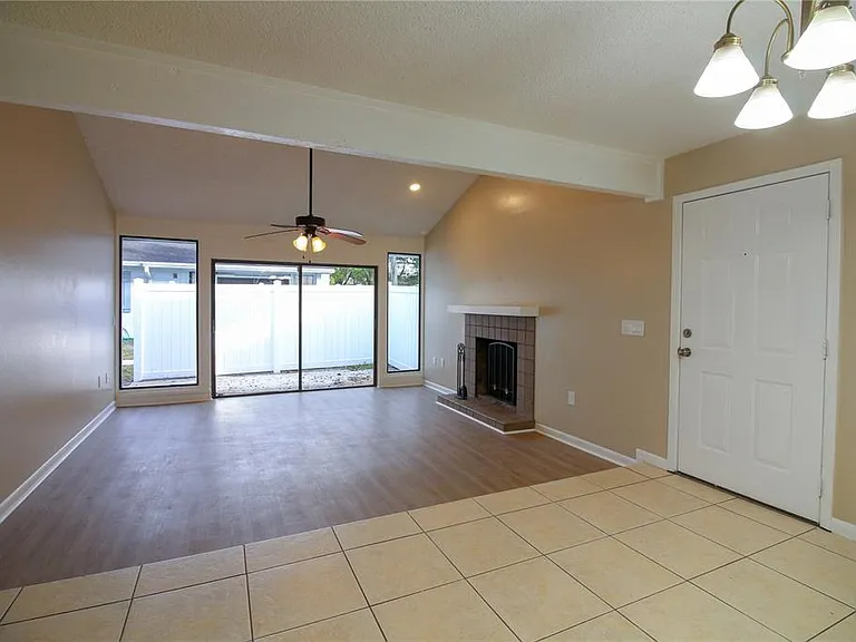 1545 King Ave — Photo 3
