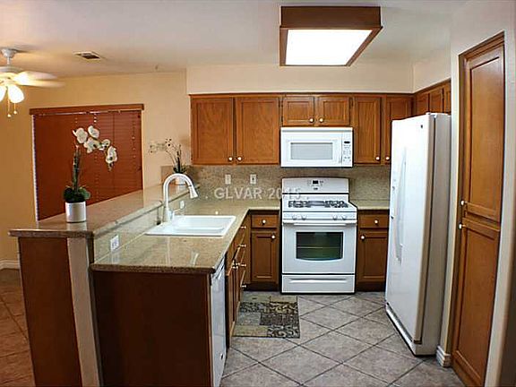 3rd image of 3020 Ocean View Dr
