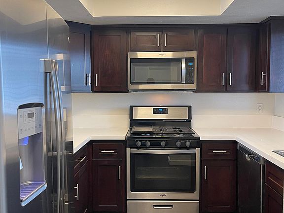 2nd image of 2250 N Niagara St APT 214